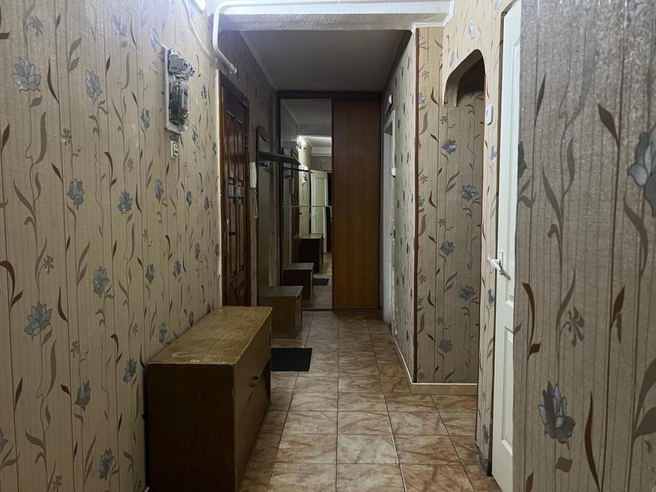 Квартира Эконом-Класса Возле Метро Левобережная Киев Екстериор снимка