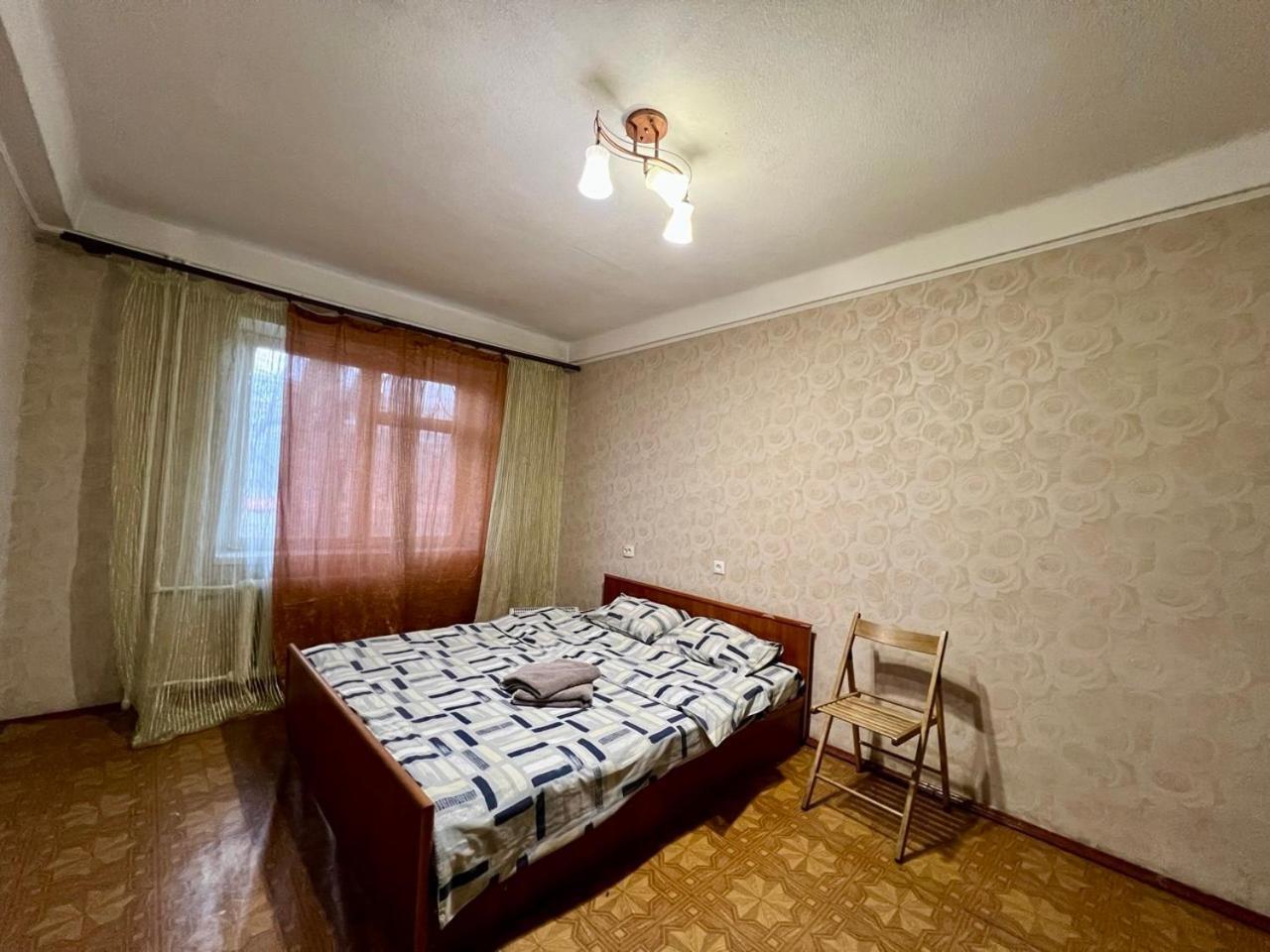 Квартира Эконом-Класса Возле Метро Левобережная Киев Екстериор снимка