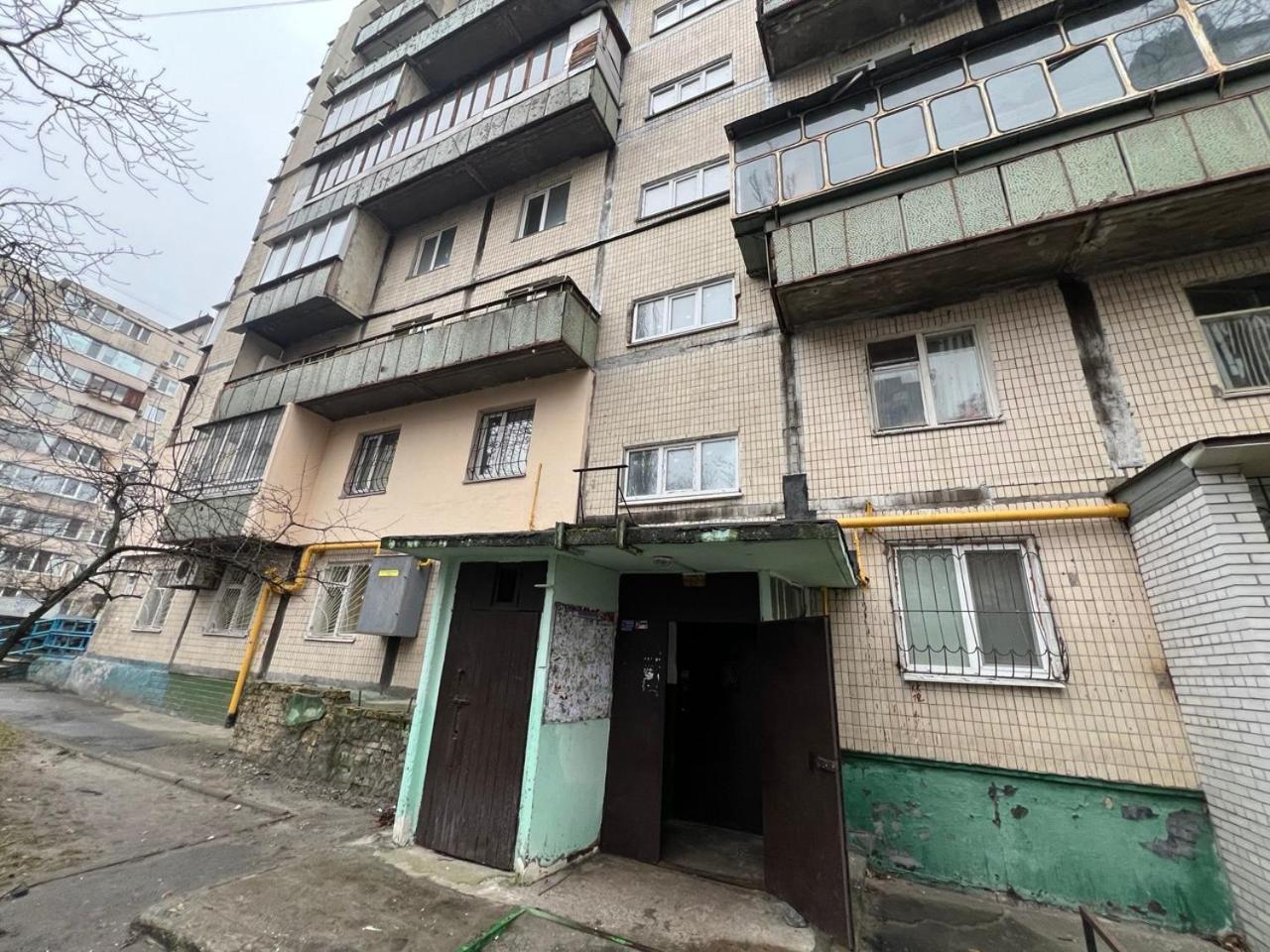 Квартира Эконом-Класса Возле Метро Левобережная Киев Екстериор снимка